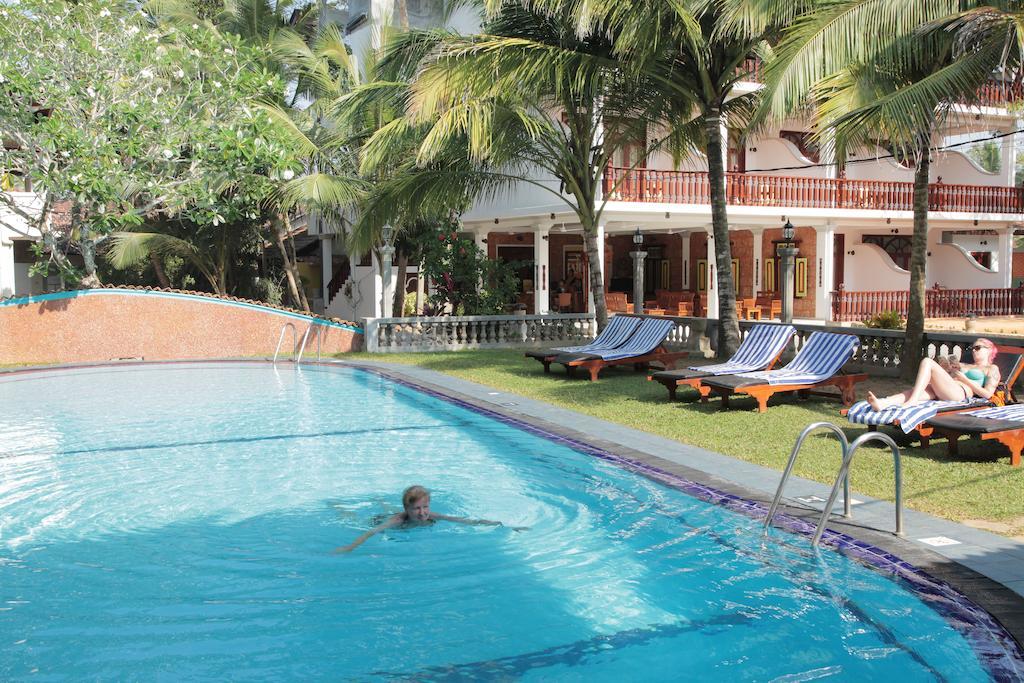 Wunderbar Beach Hotel Bentota Bagian luar foto