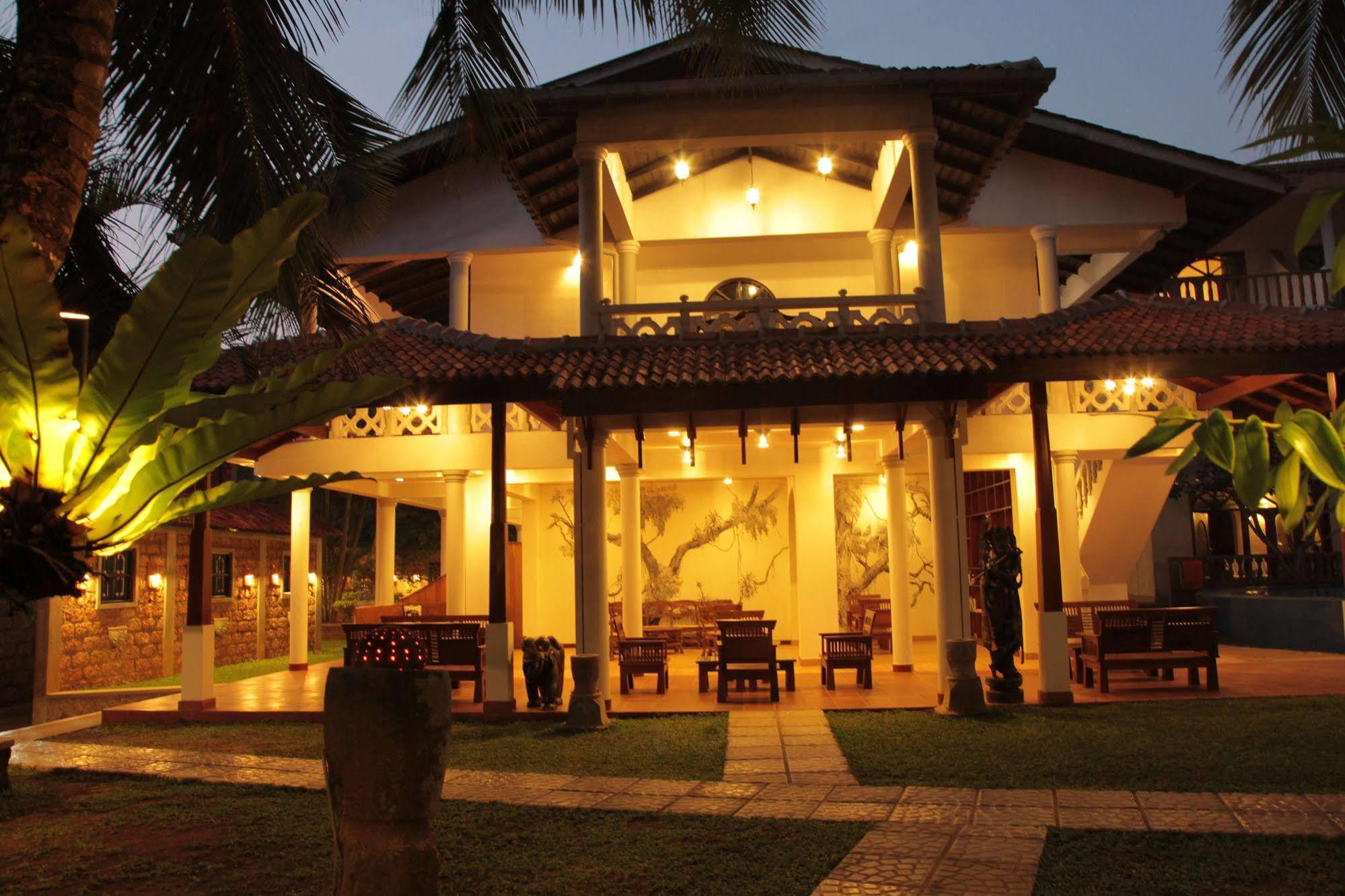 Wunderbar Beach Hotel Bentota Bagian luar foto